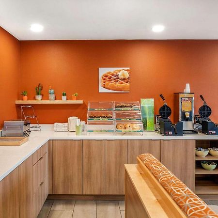 Quality Inn & Suites Cornwall Dış mekan fotoğraf