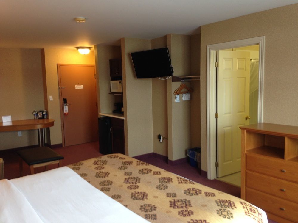 Quality Inn & Suites Cornwall Dış mekan fotoğraf