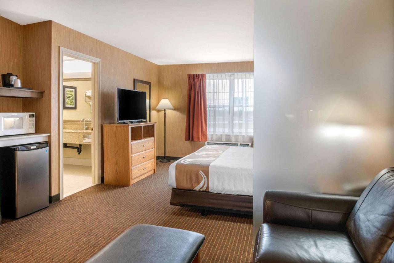 Quality Inn & Suites Cornwall Dış mekan fotoğraf