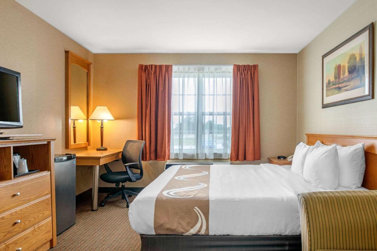 Quality Inn & Suites Cornwall Dış mekan fotoğraf