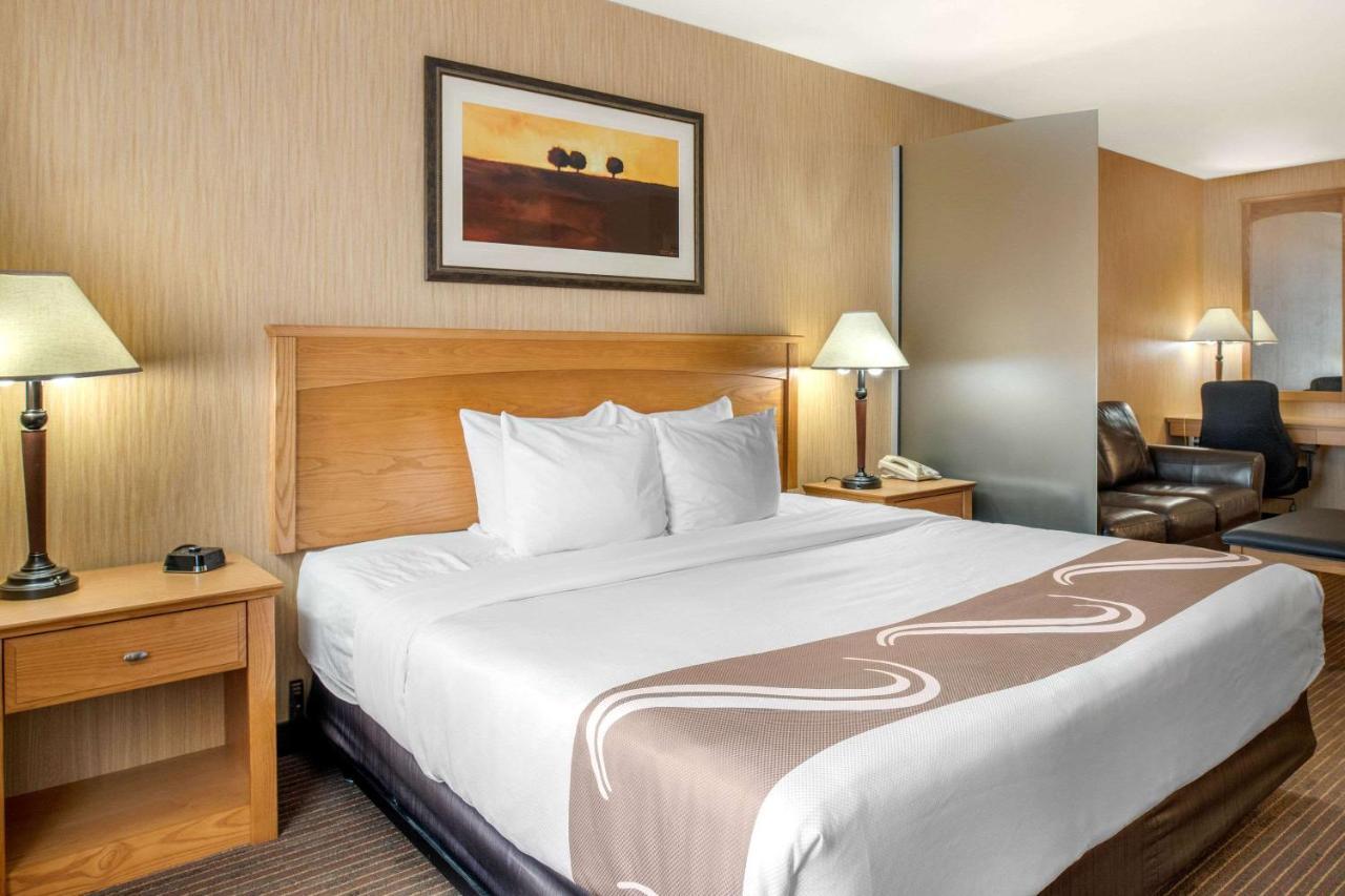 Quality Inn & Suites Cornwall Dış mekan fotoğraf